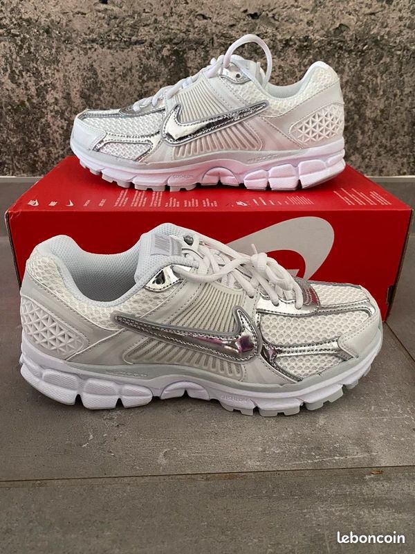 NIKE ZOOM VOMERO 5 vue 3